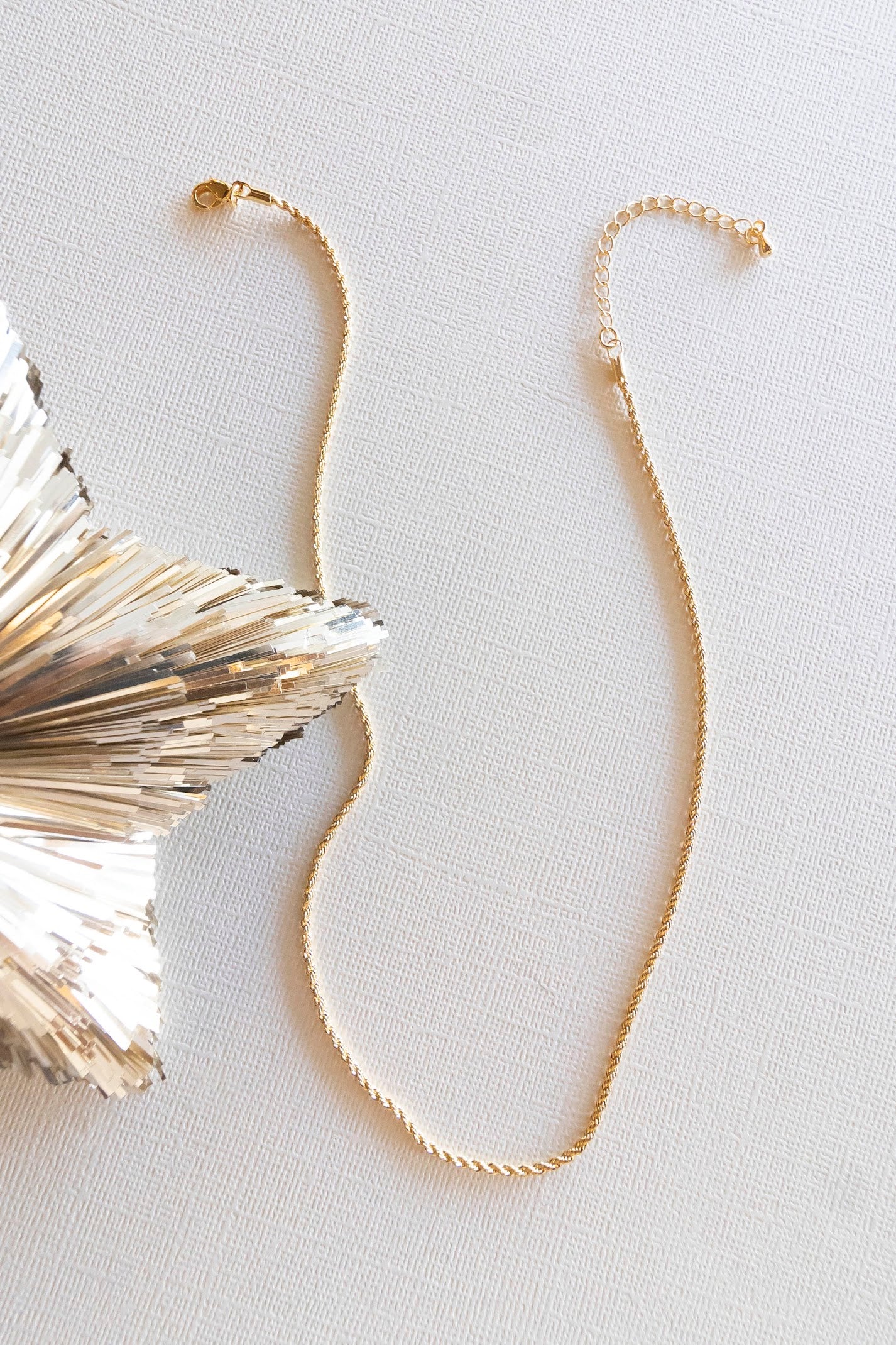 Load image into Gallery viewer, Eva Dainty Twist Necklace | Single Strand Gold Necklace | Twist Chain Necklace | Minimalist Layering Accessories
