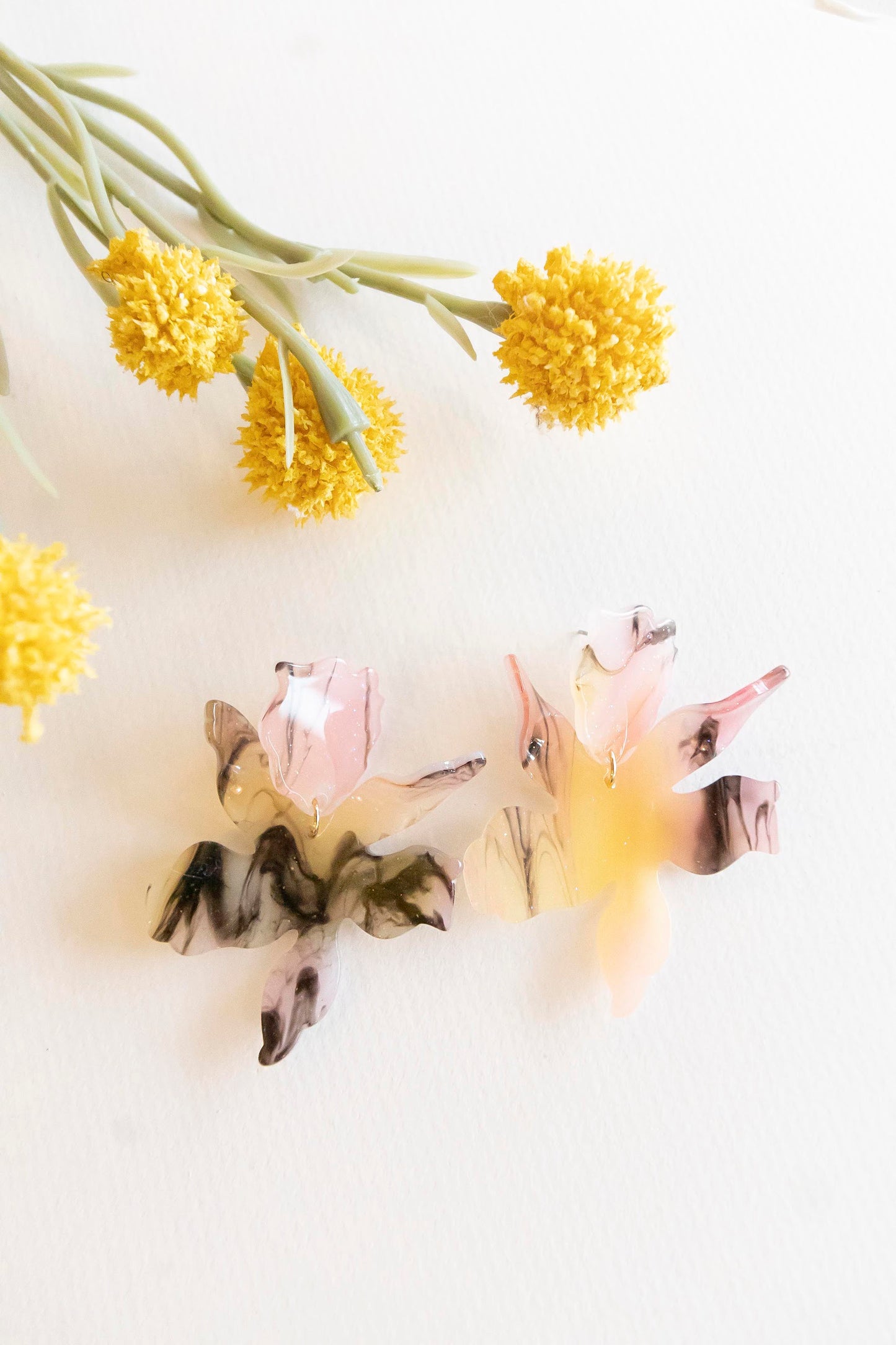 Load image into Gallery viewer, Liz Floral Resin Earrings | Violet Lavender Spring Earrings | Pink Marble Resin Earrings
